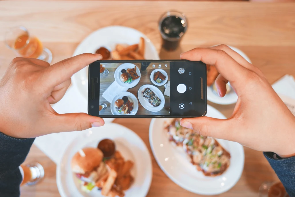 Instagram používá kameru i&nbsp;při&nbsp;prohlížení fotek. Prý jde o&nbsp;chybu