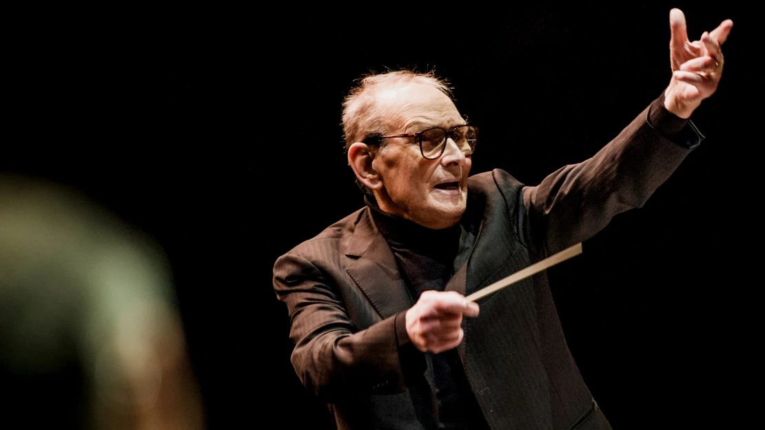 Stovky filmů, desítky nezapomenutelných melodií. Zemřel legendární Ennio Morricone