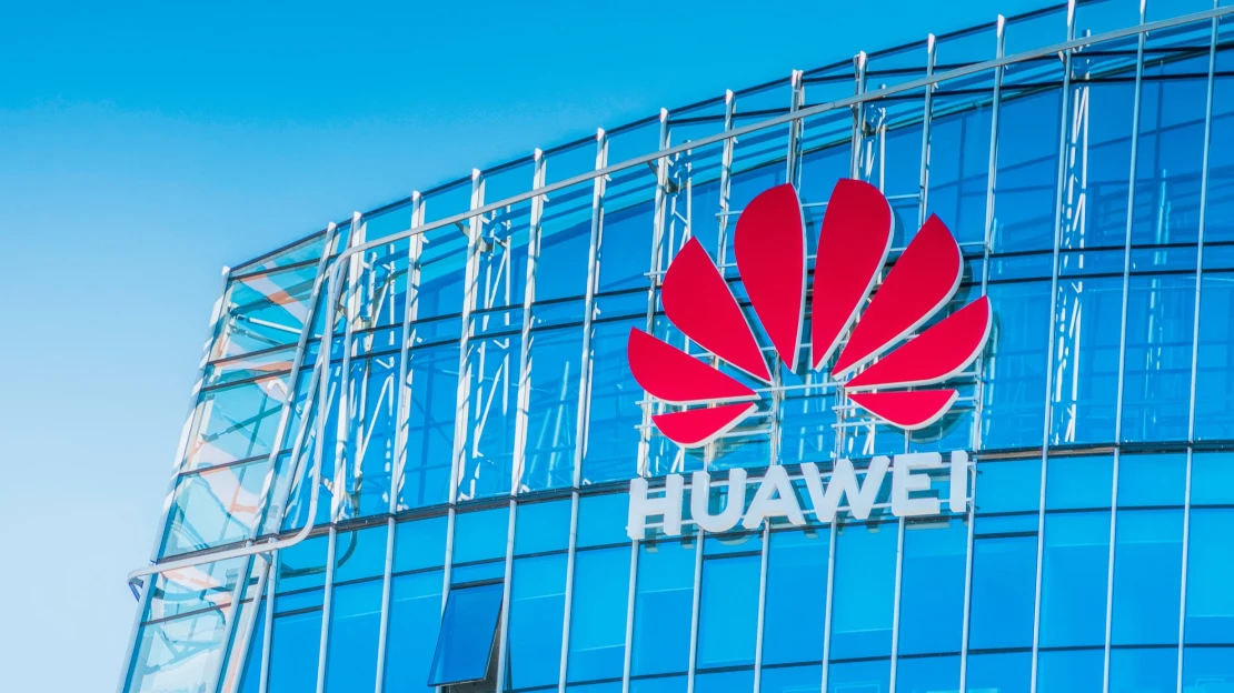 Huawei se více zaměří na software. Stojí za tím americké sankce