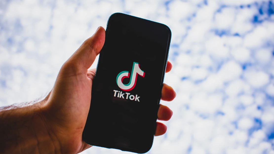 Dotikáno. TikTok zažívá špatný měsíc, zakázali jej v Indii i Hongkongu