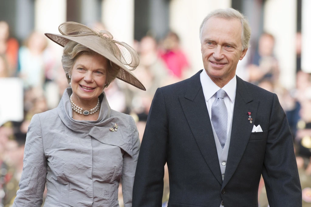 Paláce, investice i&nbsp;příjmy z&nbsp;daní. Tohle jsou nejbohatší královské rodiny Evropy