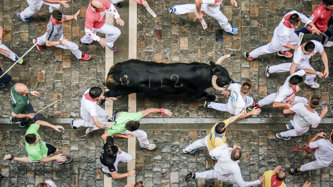 Španělská Pamplona smutní. Poprvé od občanské války se musí obejít bez tradičních býčích běhů