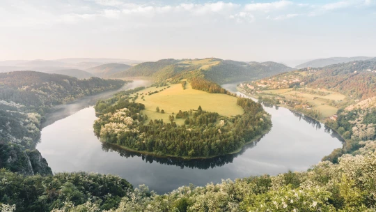 Cvaknout a&nbsp;jet dál. Nejfotografovanější vyhlídka Česka je zavřená, existuje ale identická