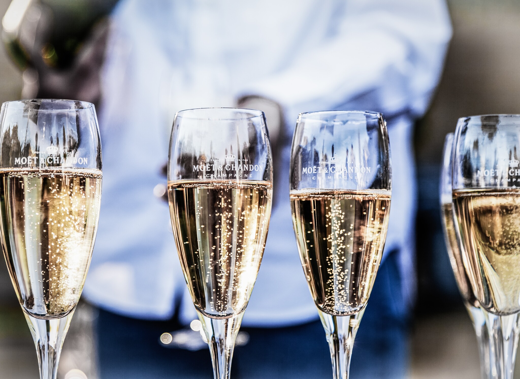 Špatná zpráva pro šampaňské. Francouzští producenti bublinek se dohodli na nižší sklizni