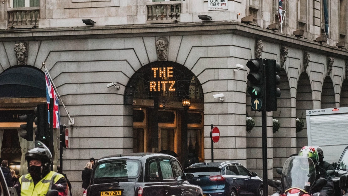 Hotel Ritz pod palbou hackerů. Útočníci se zmocnili  dat, pak telefonovali hostům