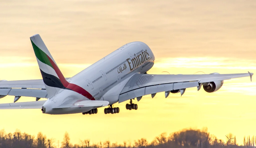 Emirates posilují flotilu. Od Airbusu nakoupí letadla za miliardy dolarů