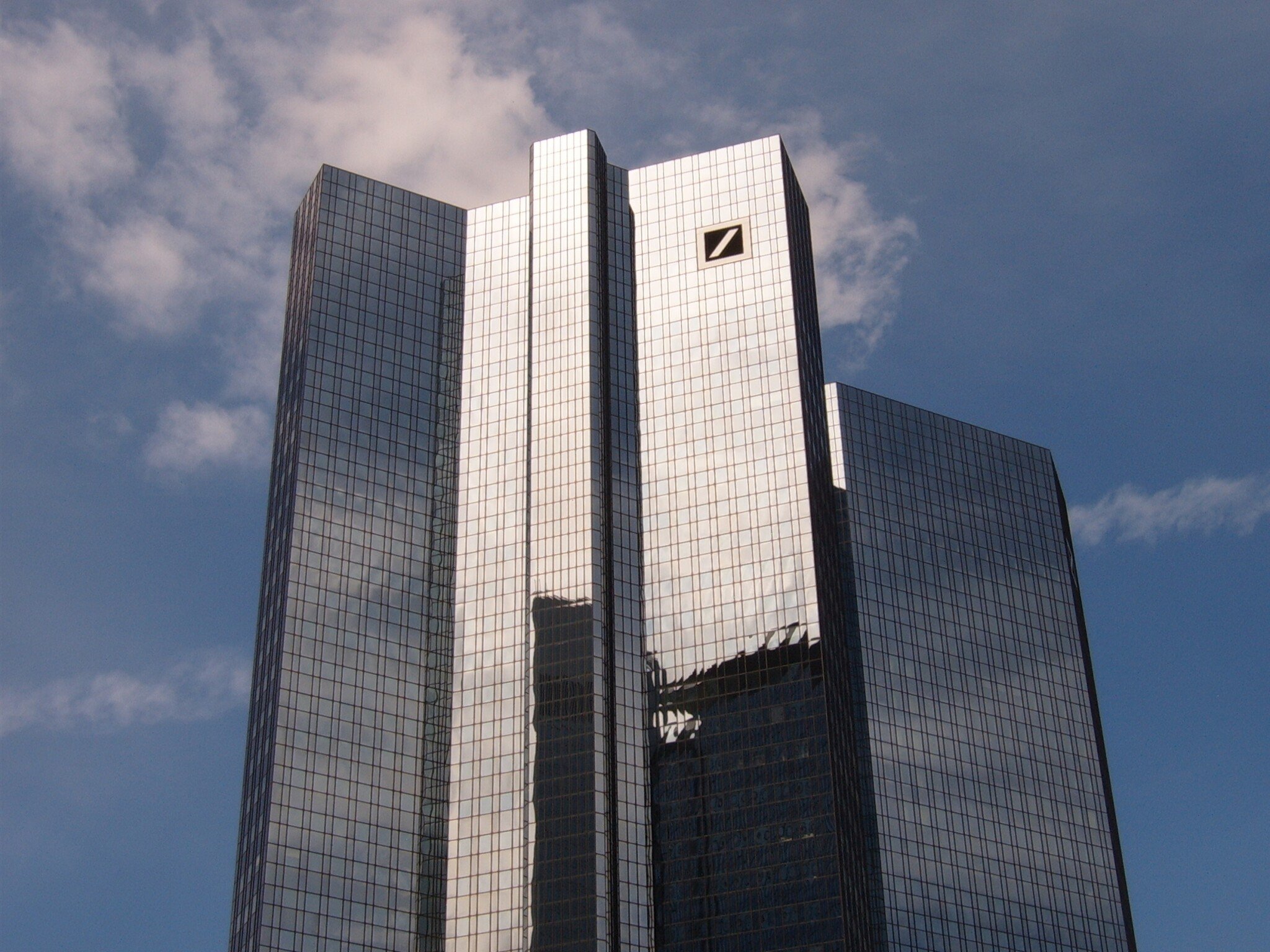 Konec dlouholeté spolupráce Deutsche Bank s Trumpem? Banka reflektuje nejen dění před Kapitolem