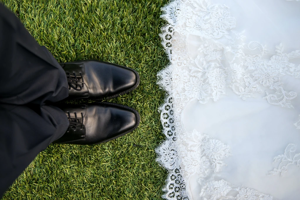 Deset jednoduchých rad, jak se dobře obléct a&nbsp;nezruinovat svoji svatbu