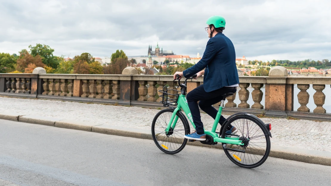 Estonský Bolt přivezl do Prahy 600 sdílených elektrokol. Na jaře jich může být ještě více