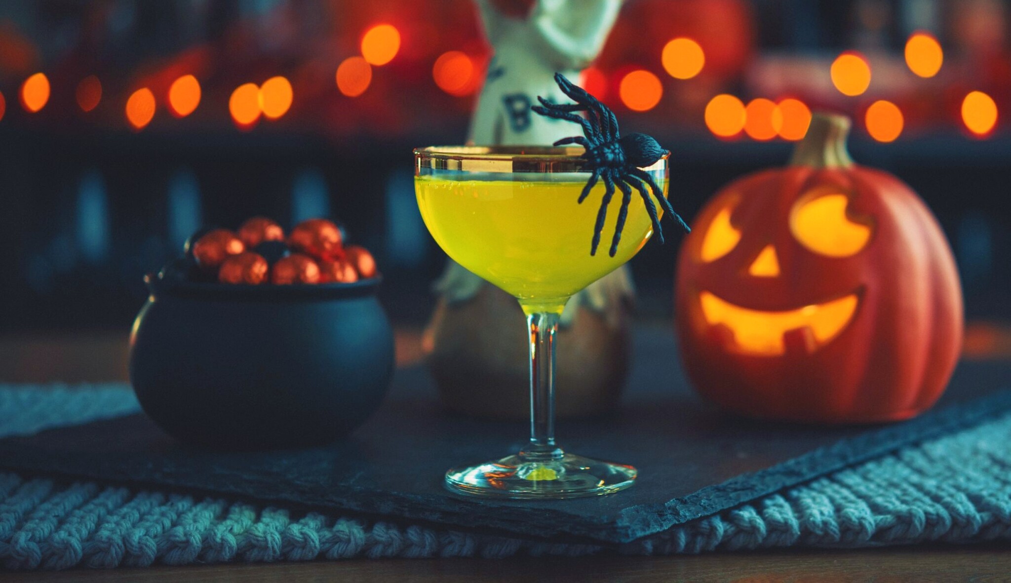 Filmový strach a drinky od nejlepších barmanů. Čím si letos zpříjemnit halloweenský večer?