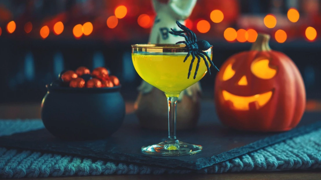 Filmový strach a drinky od nejlepších barmanů. Čím si letos zpříjemnit halloweenský večer?