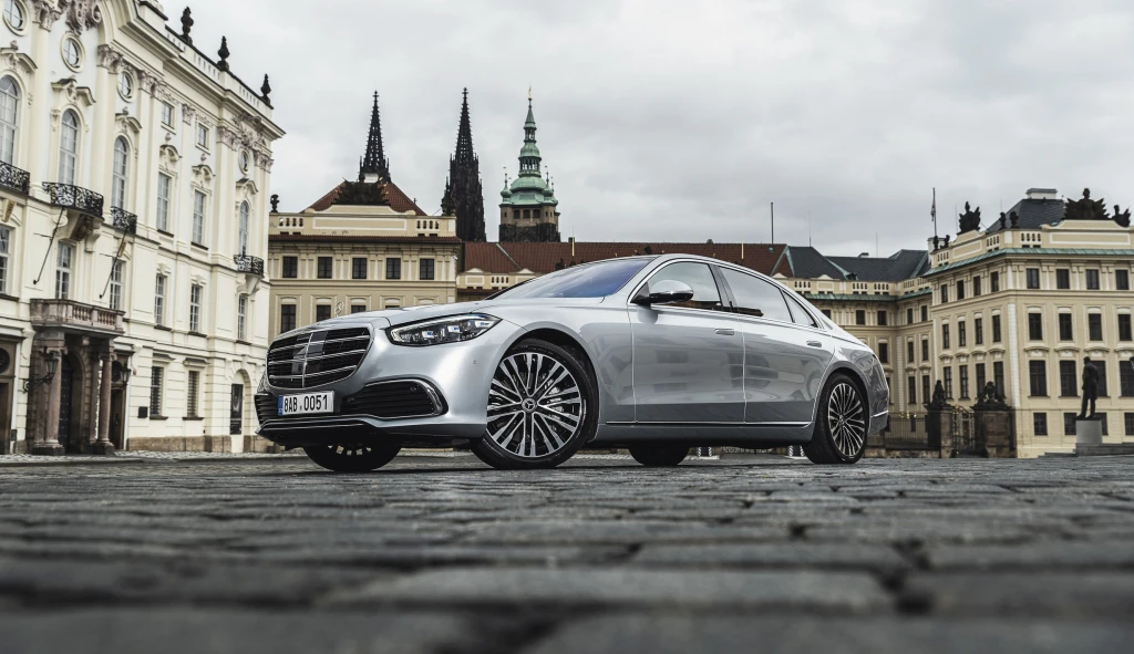 Ostatní padají, Mercedes roste. V&nbsp;Praze si odbyla premiéru nová verze luxusní třídy S