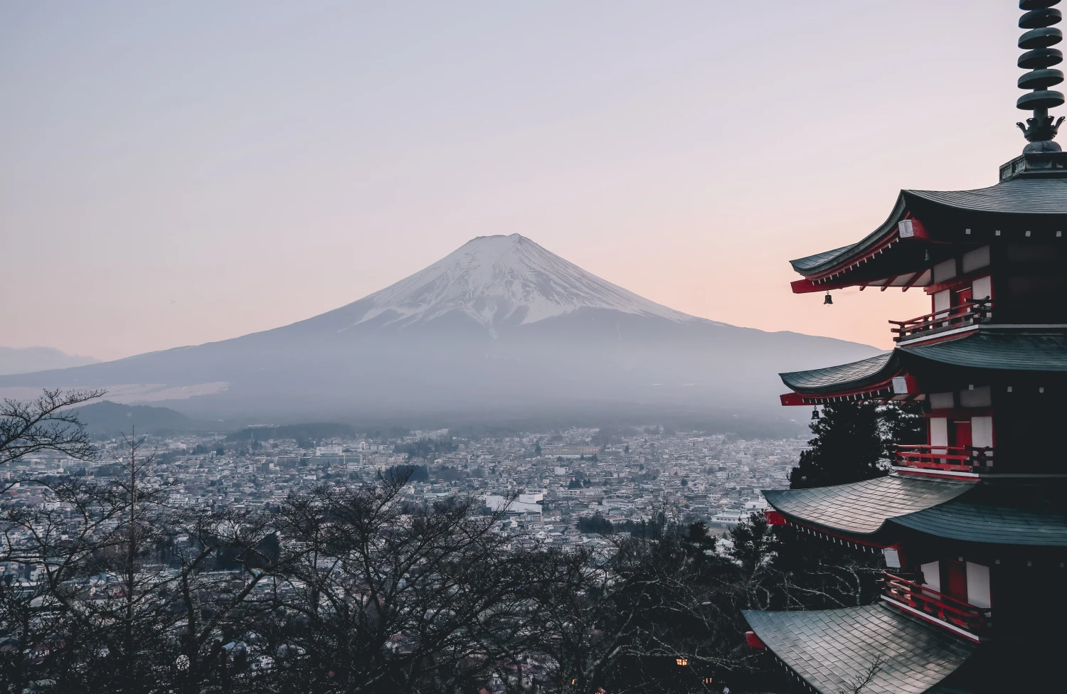 Japonsko sklouzlo do recese. Z pozice třetí největší ekonomiky světa ho sesadilo Německo