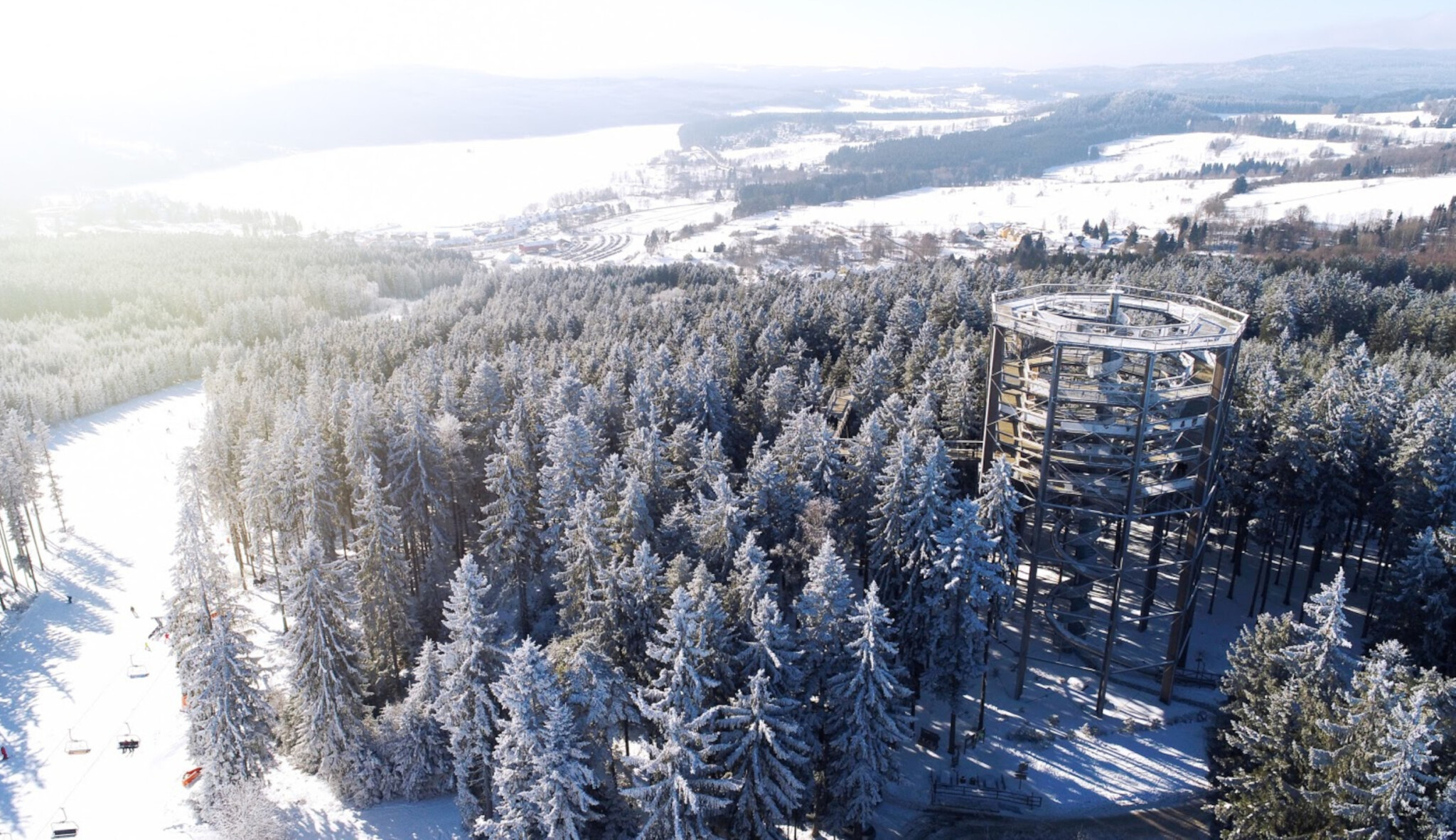 Skiareál Lipno vznikl za 550 milionů korun na zelené louce. Jeho dvojče se staví v Kanadě