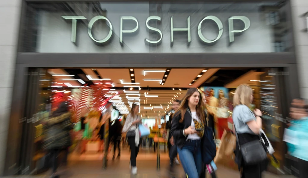 Topshop už nebude top. Britská skupina Arcadia, pod kterou spadá, žádá o&nbsp;ochranu před věřiteli