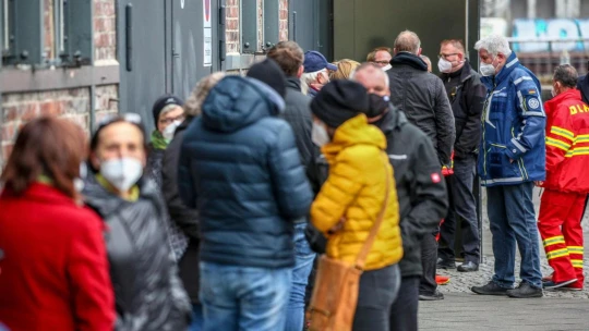 Další, prosím. Tohle je pořadník očkování v&nbsp;Česku. Podívejte se, kdy přijdete na řadu a&nbsp;jak se registrovat