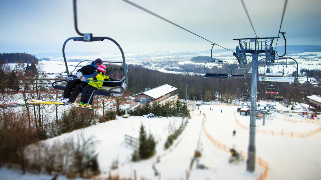 Skiareál Monínec je tuhle zimu 15 milionů v minusu, majitel přesto přikoupil středisko a hlásí velké plány