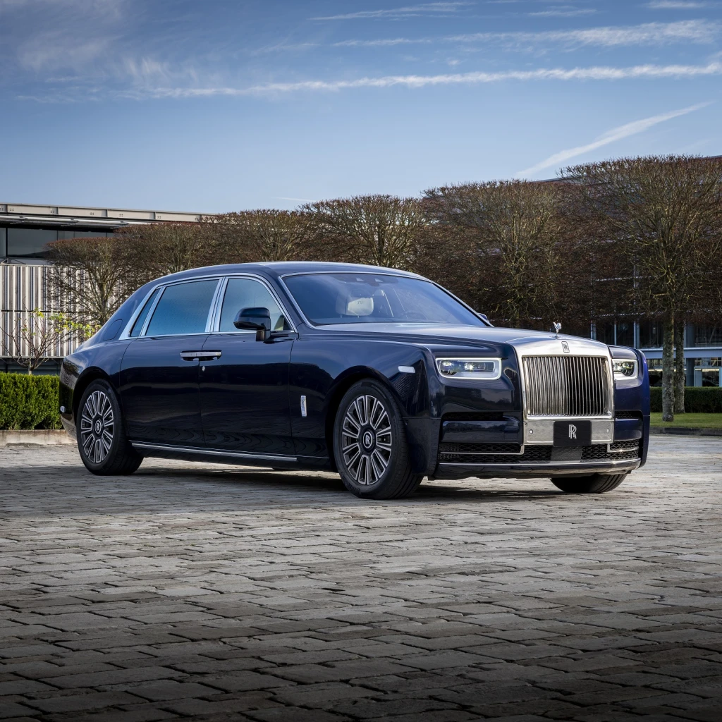 Automobilka, kde nic není nemožné. Rolls-Royce představil jedinečné individuální úpravy roku 2020