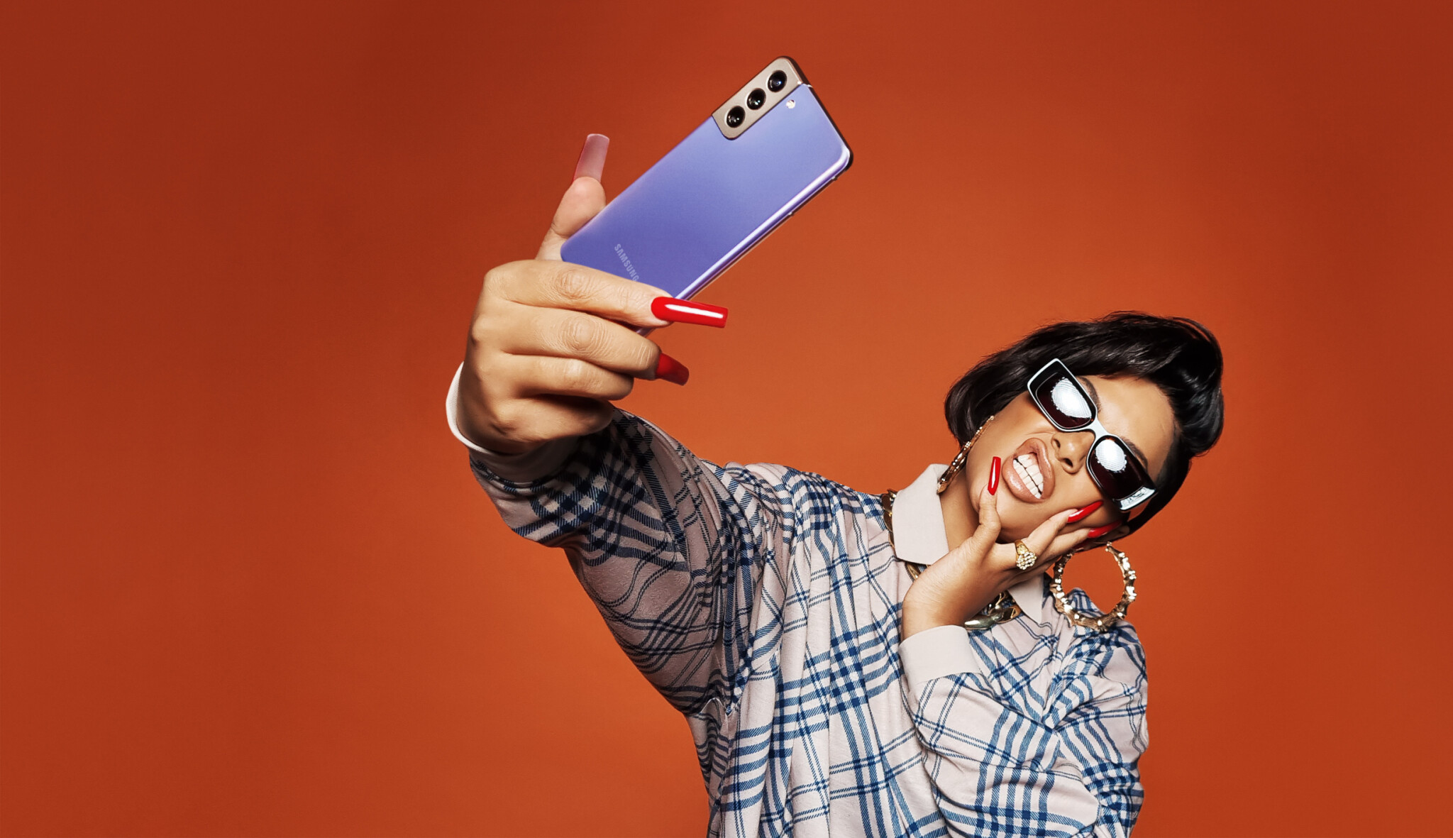 Nové telefony od Samsungu jsou působivější než létající talíře. A najdou se samy