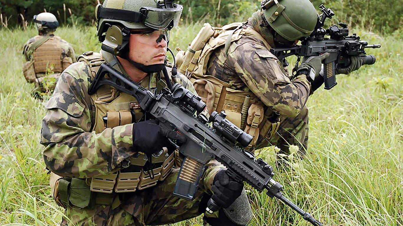 Česká zbrojovka chce ovládnout americký Colt. Čas má do konce ledna