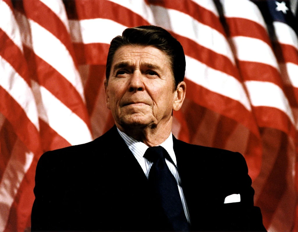 Forbes History: Prezident s&nbsp;kolty proklatě nízko. Ronald Reagan byl kovbojem, který porazil rudé