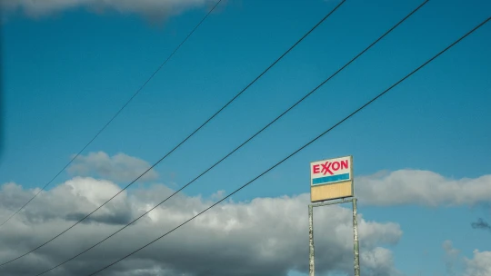 Po půlstoletí ve ztrátě. Exxon  loni skončil v&nbsp;minusu skoro půl bilionu