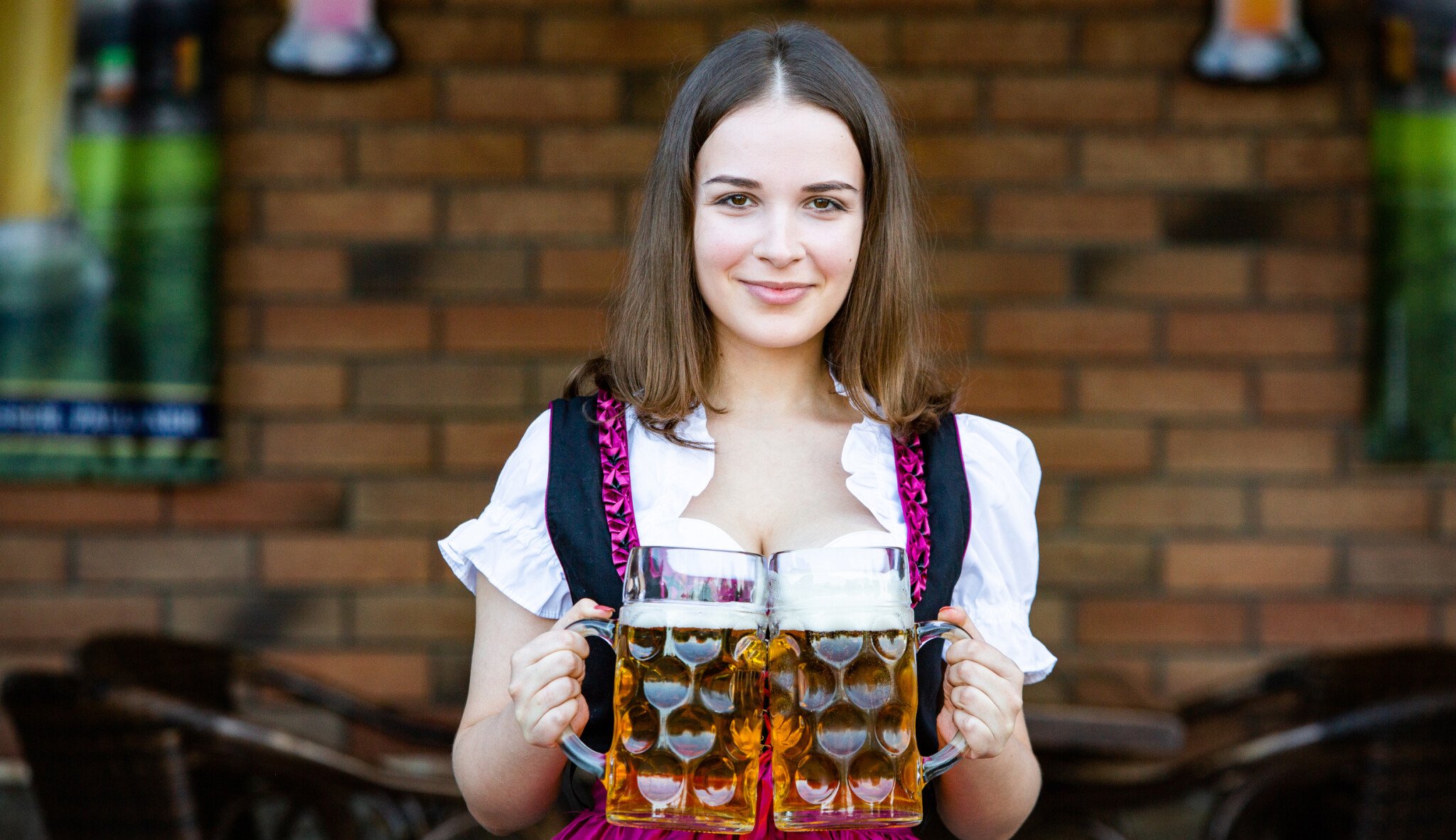 Vzhůru do kroje! V Bavorsku začíná tradiční Oktoberfest, tuplák přijde na 369 Kč