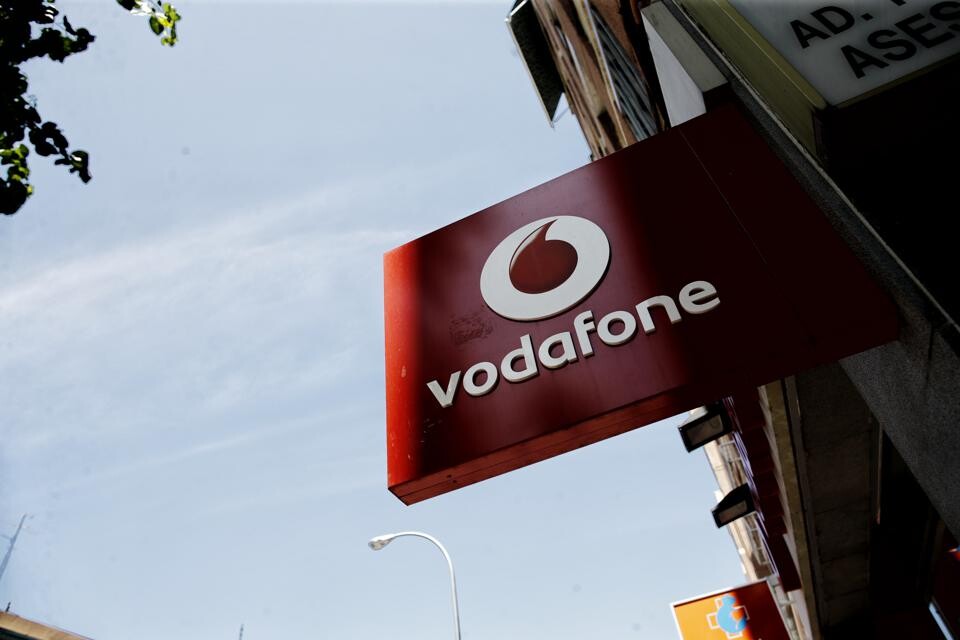 Britský Vodafone hlásí celoroční pokles zisku. Letos ale čeká růst