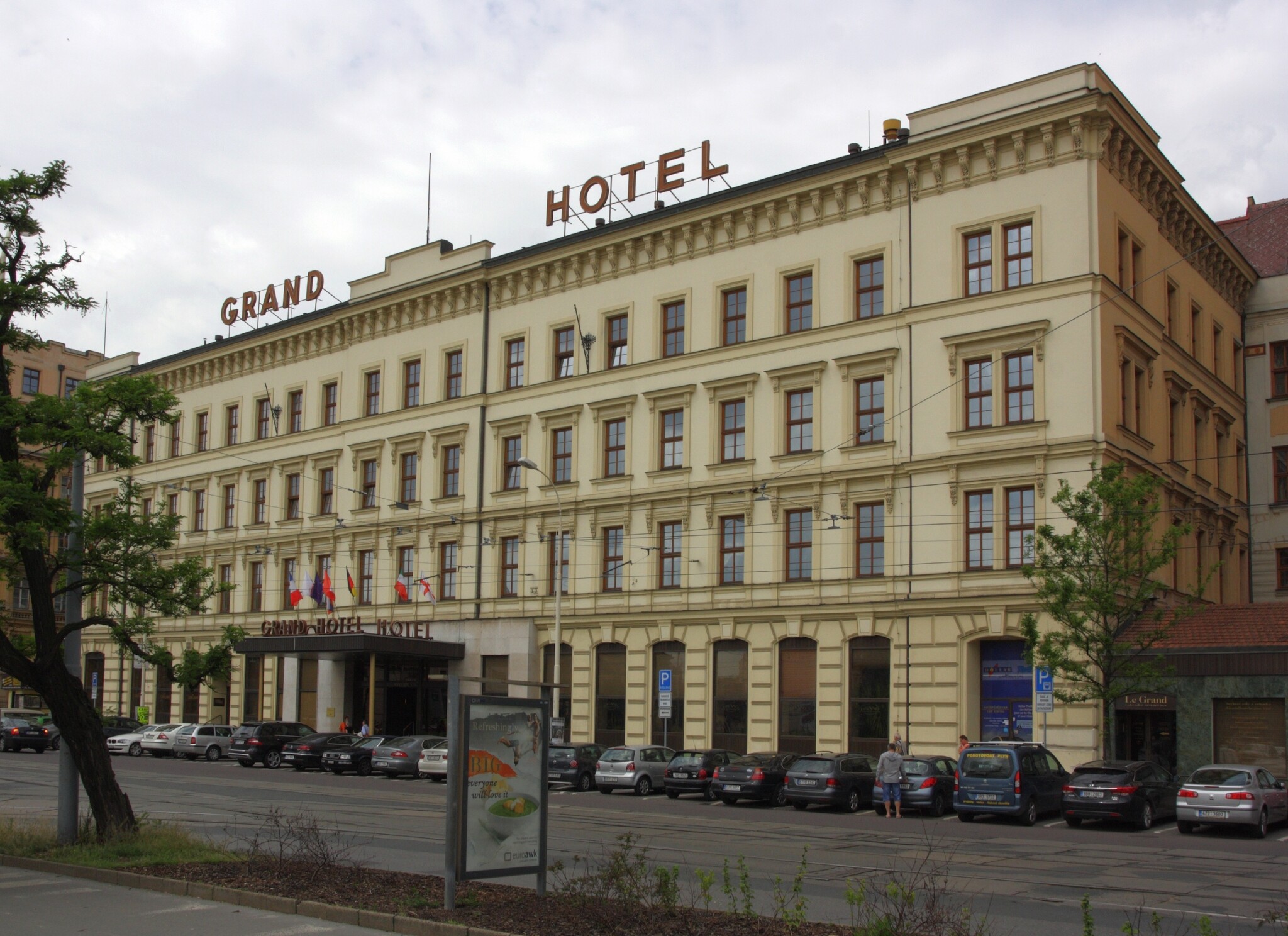 Místo, kde se psaly brněnské dějiny. Čekají hotel Grand lepší zítřky?