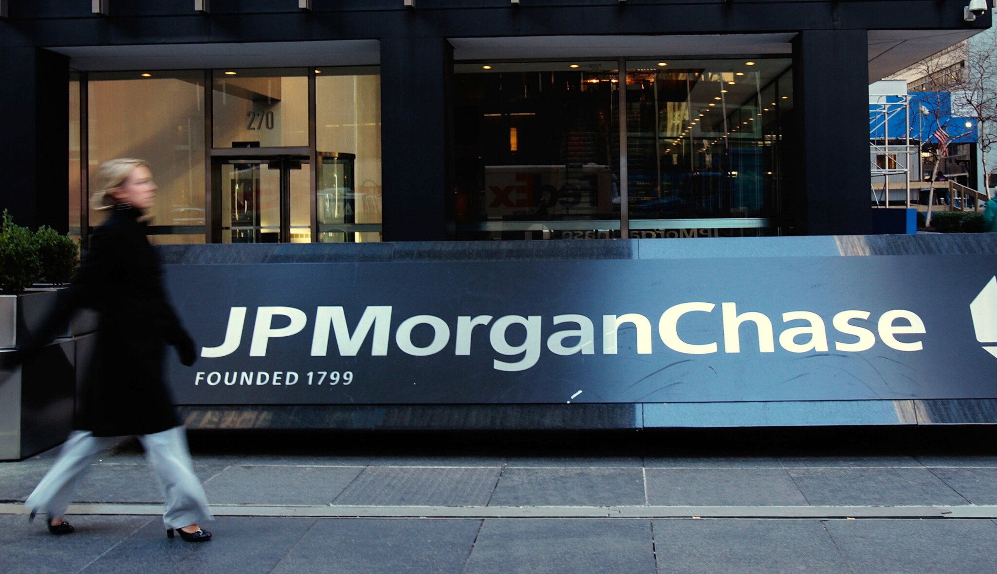 Stomilionové přiznání. Americká banka JPMorgan Chase zaplatí za porušení pravidel