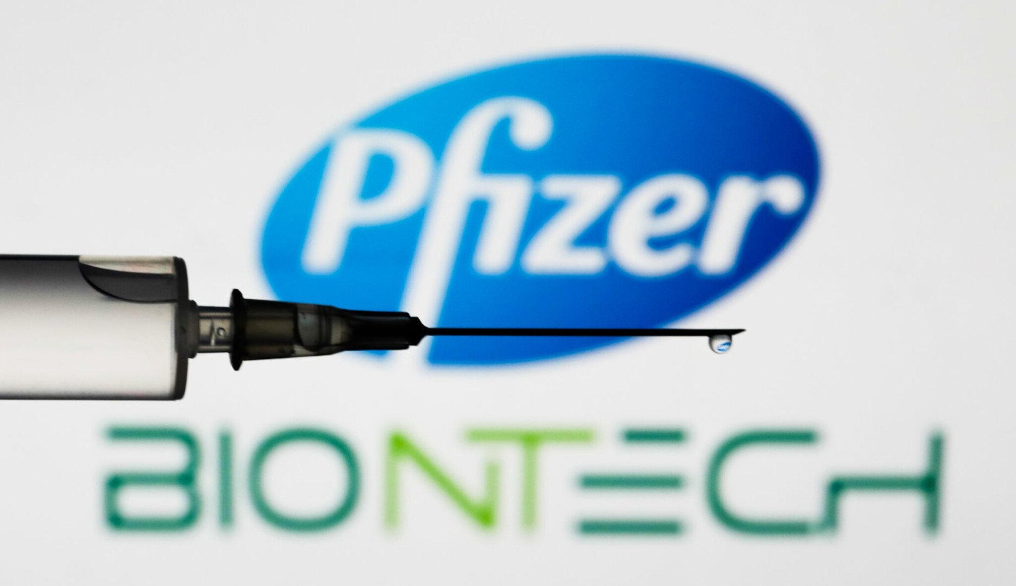 Výrobce vakcín Pfizer zvýšil čtvrtletní čistý zisk o 78 procent na 10 miliard dolarů