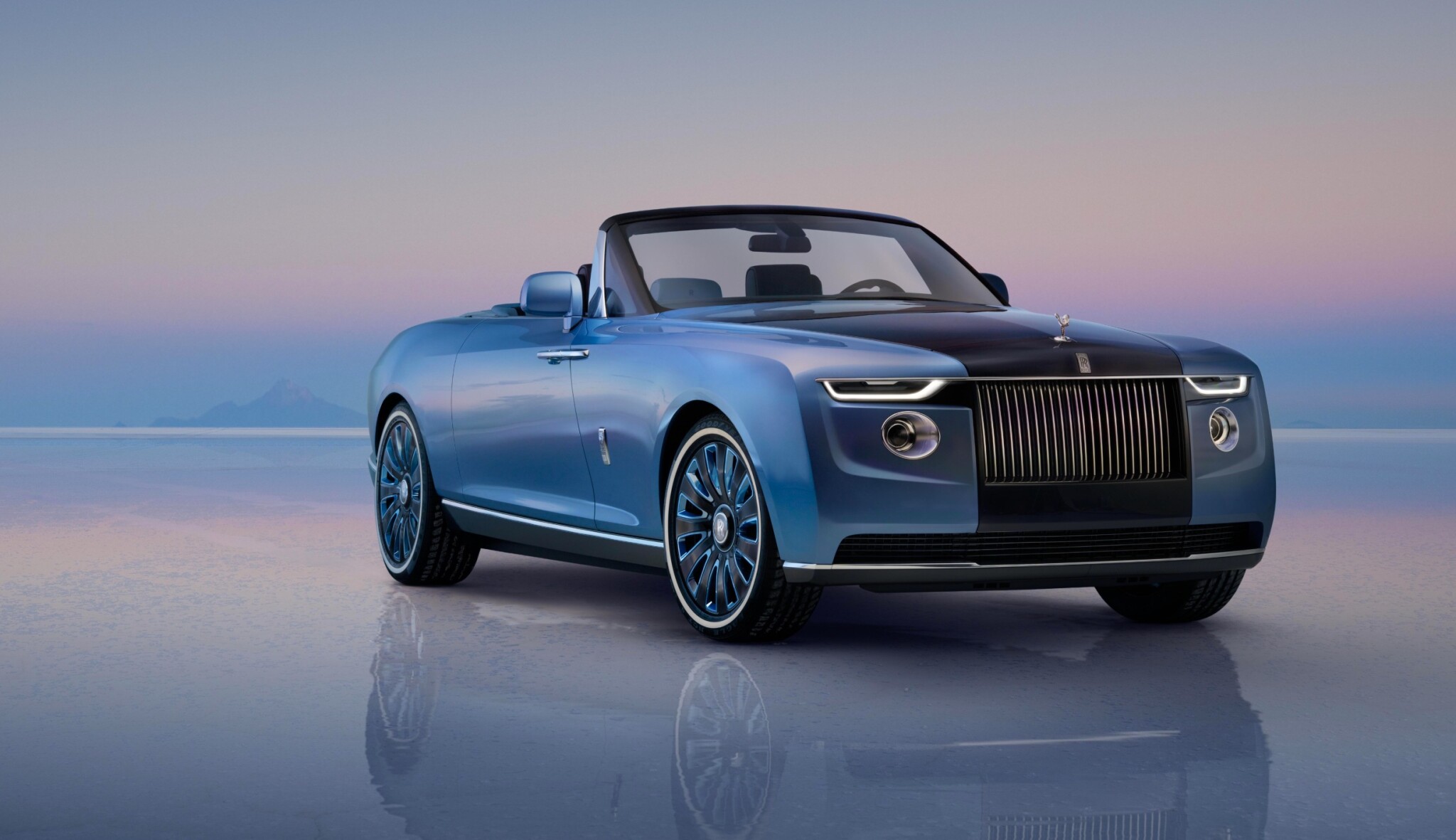 Jsou tři a každý za víc než půl miliardy. Rolls-Royce postavil auta na přání