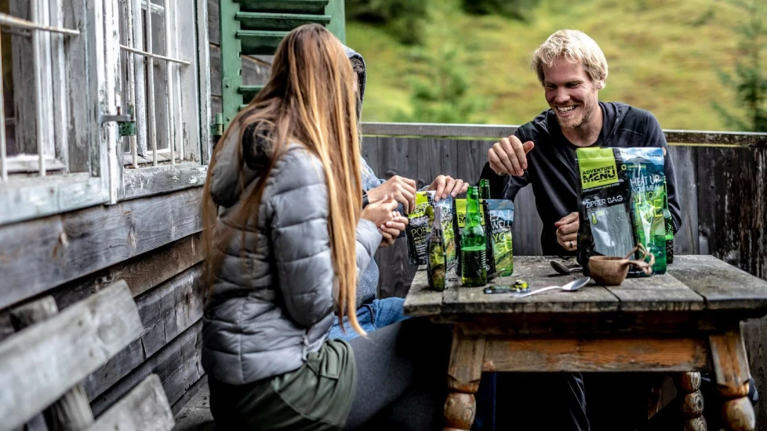 Jelení ragú do pouště i na Everest. Tihle Češi mění jídlo pro cestovatele