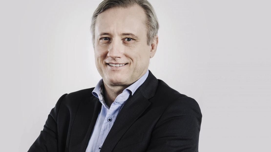 Čeští CEO nevěří růstu ekonomiky, věří ale svým firmám, říká řídící partner PwC Moser