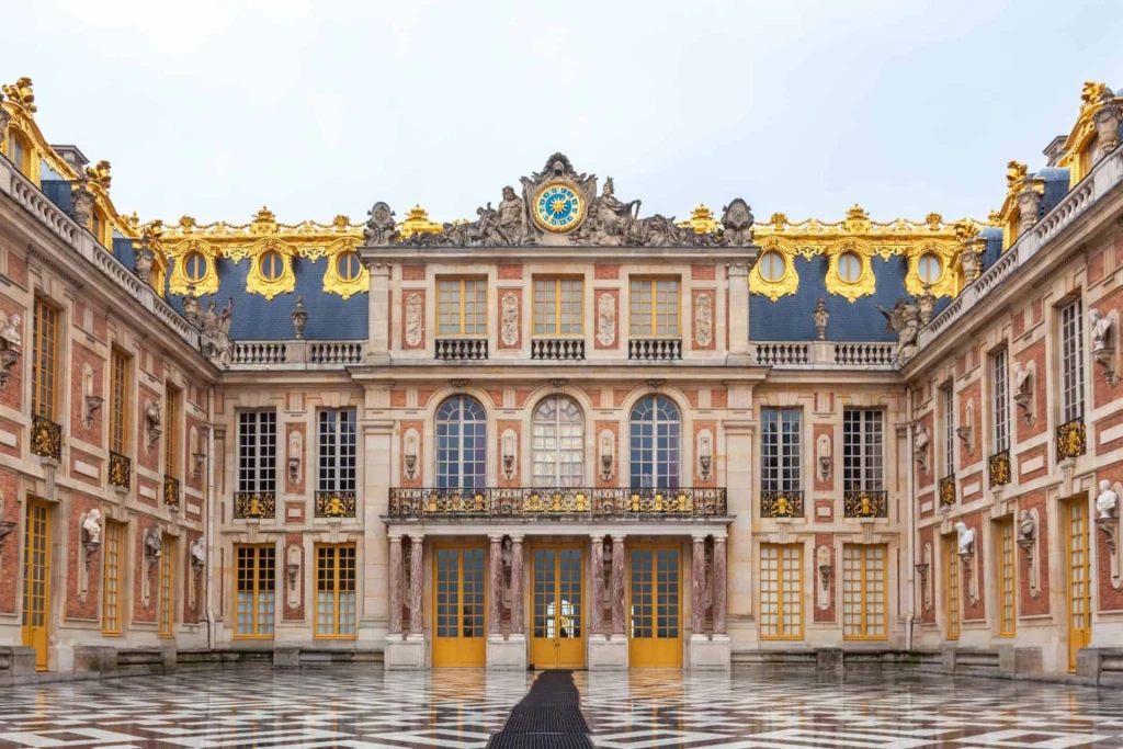 V posteli s&nbsp;králem slunce. Zámek Versailles otevřel první hotel