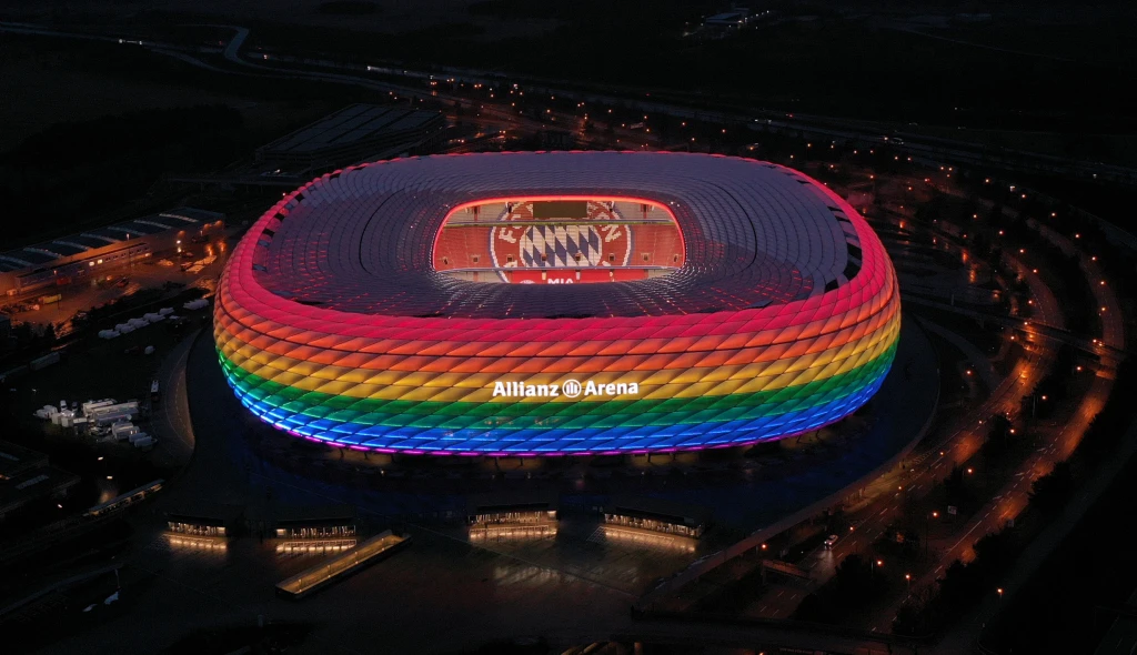 Němci chtějí duhový stadion. Nemíchejte sport s&nbsp;politikou, vzkazují jim Maďaři
