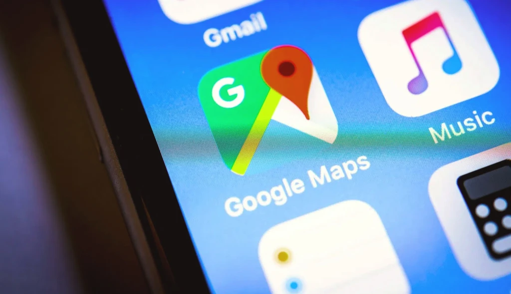 Používáte na svém iPhonu mapy od Googlu? Nastal čas je smazat