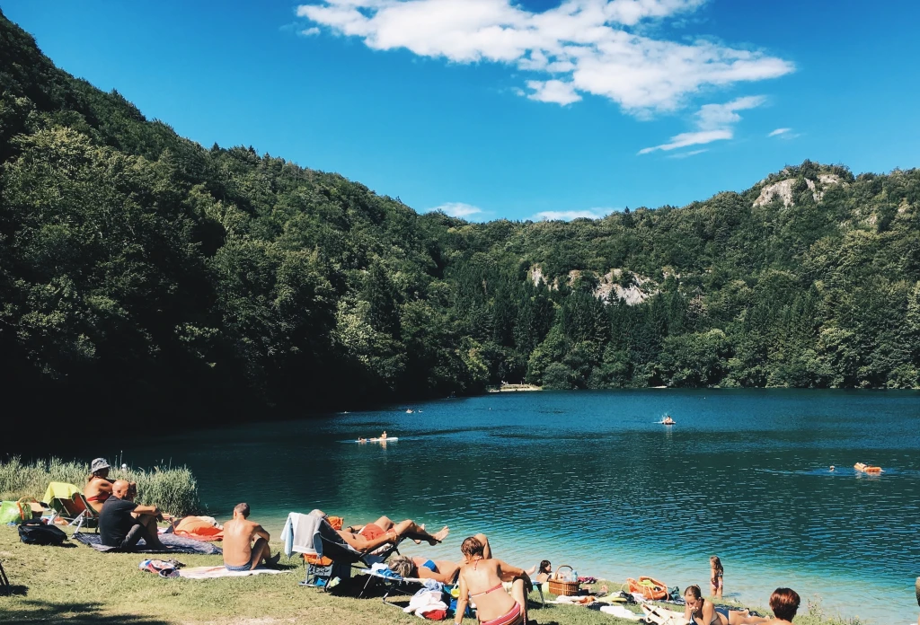 K vodě! Ultimátní průvodce po&nbsp;nejlepších místech na koupání v&nbsp;Česku