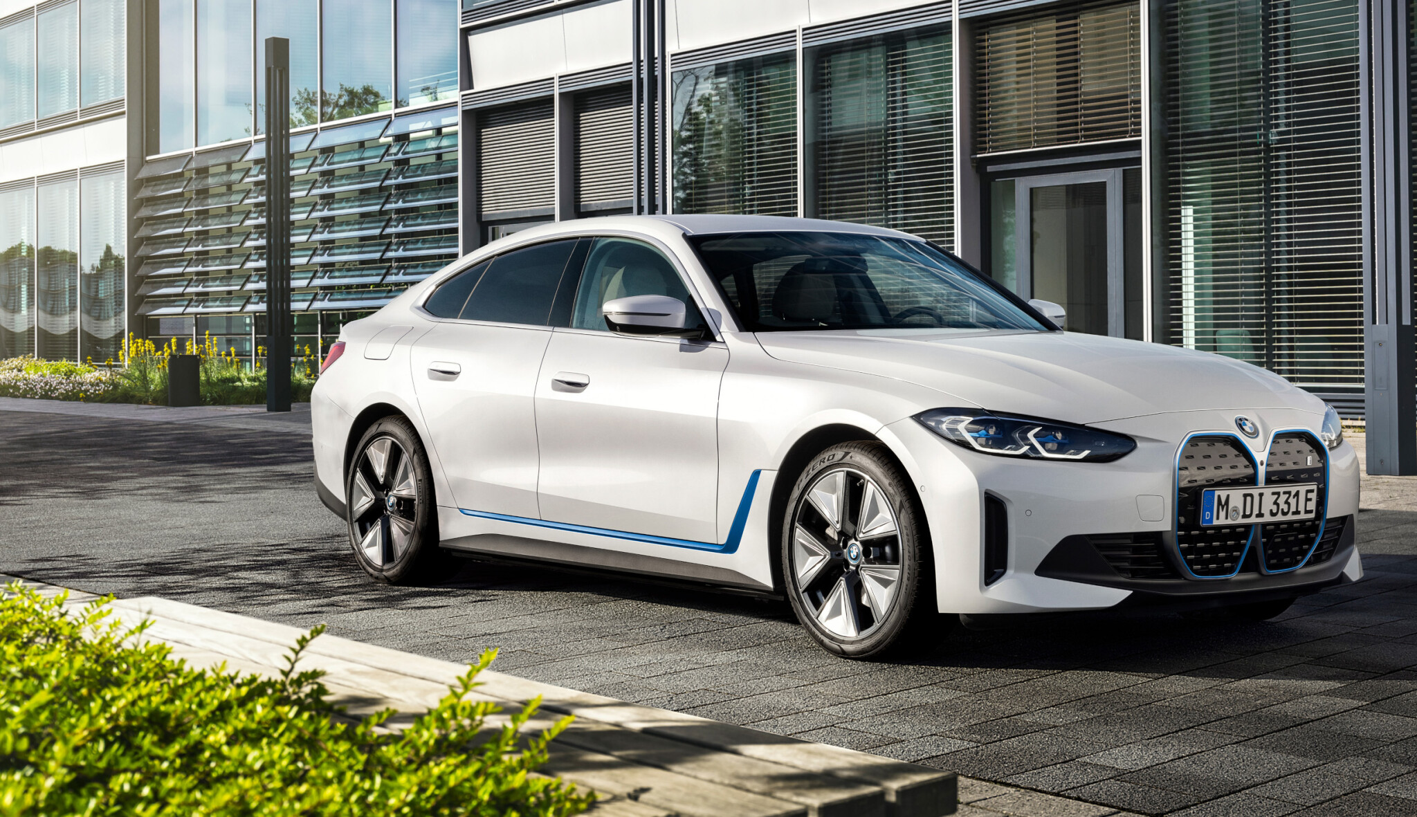 Tohle je nové elektrické BMW. Jeho zvuk složil Hans Zimmer