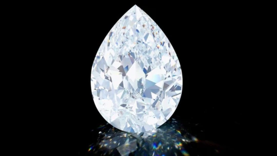 Unikátní diamant jde do aukce. V&nbsp;Sotheby&#8217;s&nbsp;za něj zaplatíte i&nbsp;bitcoinem