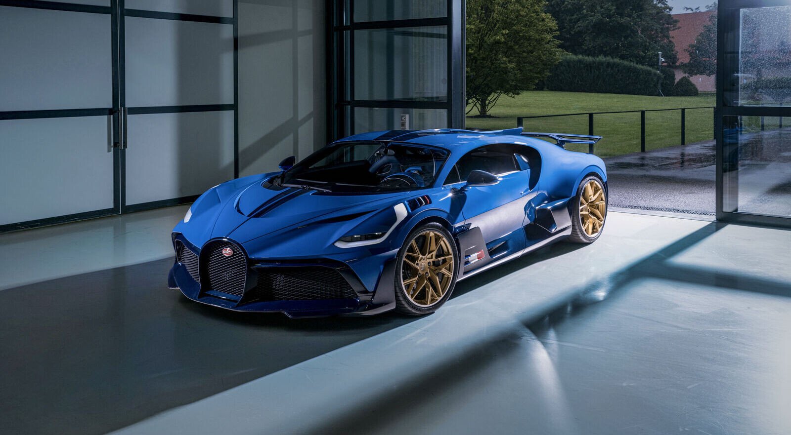 Au revoir Divo! Bugatti poslalo do světa poslední kus za 150 milionů