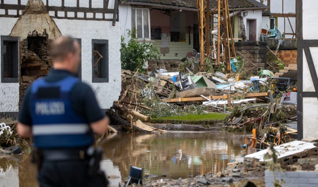 Němci sčítají škody po&nbsp;povodních. Půjdou do miliard eur a&nbsp;zahýbají volbami