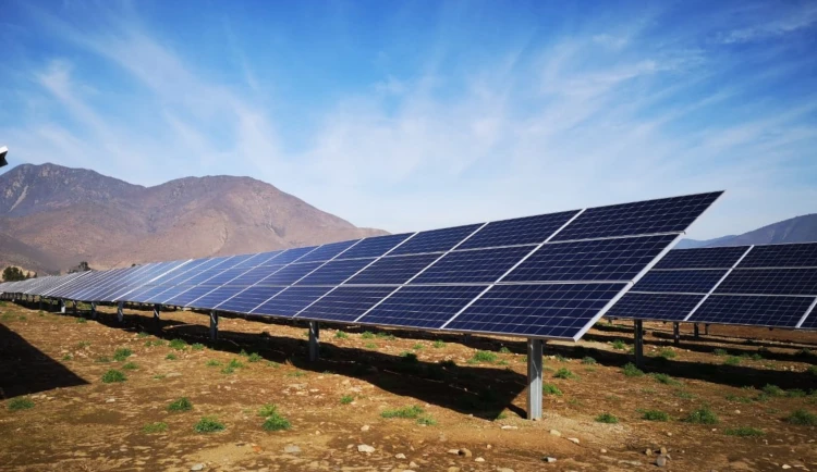 Solární elektrárna, solární panely, čistá energie