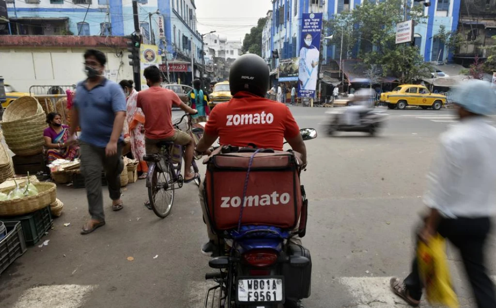 Sázka na donášky. Akcie indické společnosti Zomato po&nbsp;vstupu na burzu zdvojnásobily hodnotu