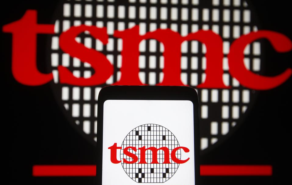 Výrobce čipů TSMC těžil z vysoké poptávky. Čtvrtletní zisk zvýšil o osmdesát procent