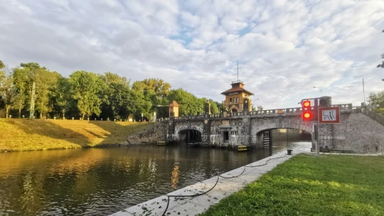 Unikátní dílo. Zdvižné mosty umožní připlout největším lodím z&nbsp;Německa do Prahy