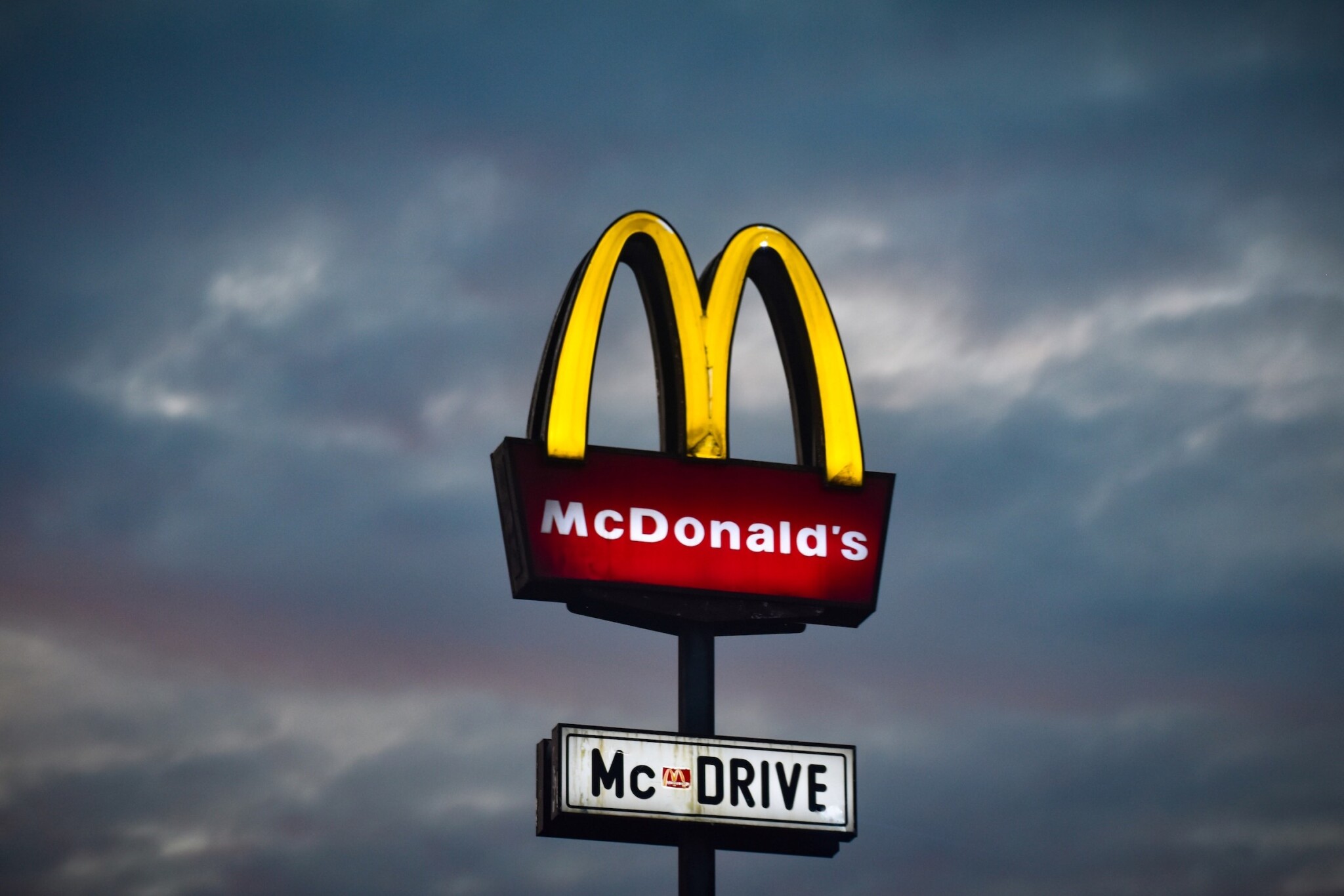 Čína tlačí na McDonald’s. Chce, aby před olympiádou přijímal její digitální měnu