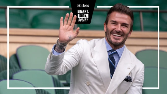 Beckham propaguje Katar, Brady zase Teslu. A&nbsp;Djokovič neočkované