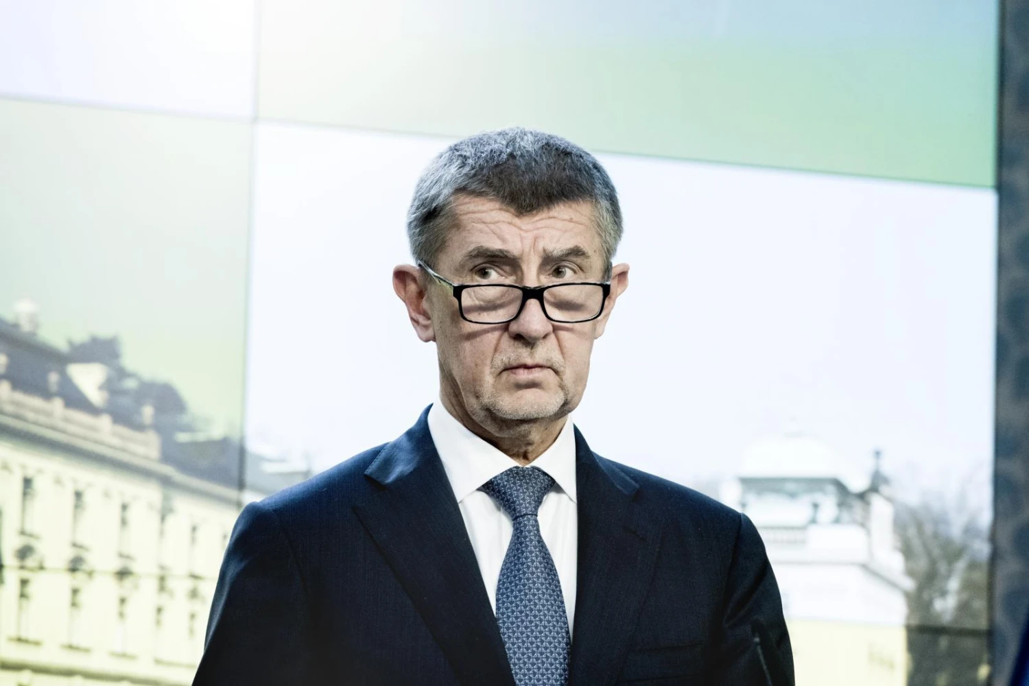 Babiš výzvou k sázení na volby neporušil zákon o regulaci reklamy