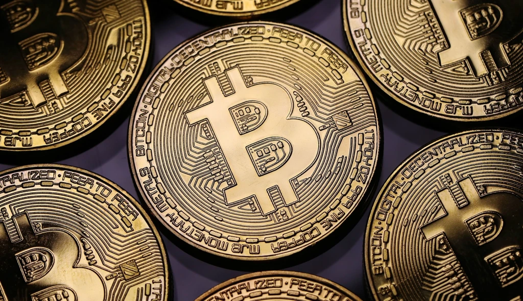 Bitcoin zpevnil nad 35 tisíc dolarů. V&nbsp;USA se chystá schválení fondu